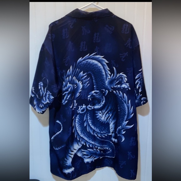 ZAM Collection’s button down - Picture 3 of 3